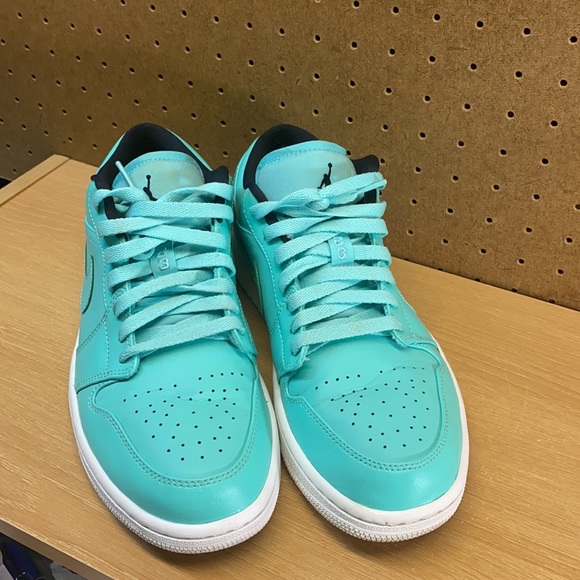 Air Jordan 1 Low Hyper Turquoise Sz 9 Men’s Shoes - Picture 3 of 12